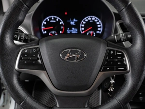 Седан Hyundai Solaris 2019 года, 1170000 рублей, Тюмень