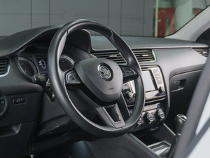 Лифтбек Skoda Octavia 2017 года, 1839000 рублей, Сургут