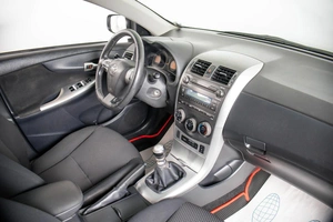 Седан Toyota Corolla 2011 года, 799000 рублей, Пермь