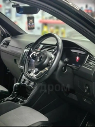 Внедорожник Volkswagen Tiguan 2018 года, 2380000 рублей, Красноярск