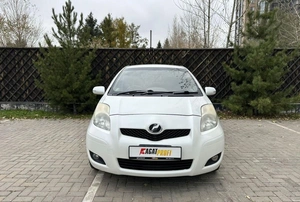 Хетчбэк Toyota Vitz 2010 года, 630000 рублей, Красноярск