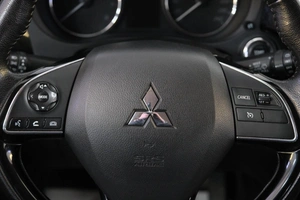 Внедорожник Mitsubishi Outlander 2018 года, 2349000 рублей, Омск