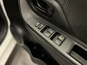 Хетчбэк Toyota Vitz 2019 года, 997000 рублей, Красноярск