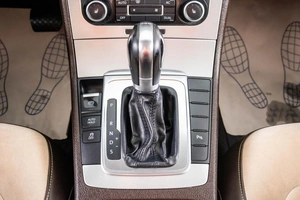 Седан Volkswagen Passat 2011 года, 959000 рублей, Пермь