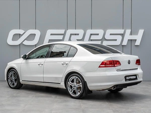Седан Volkswagen Passat 2011 года, 825000 рублей, Краснодар