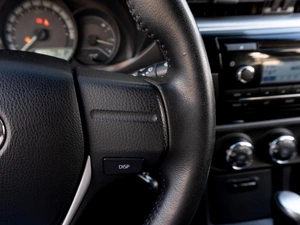 Седан Toyota Corolla 2014 года, 1429000 рублей, Саратов