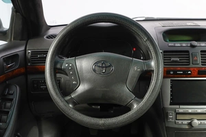 Седан Toyota Avensis 2004 года, 699000 рублей, Новосибирск