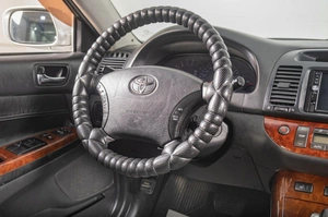 Седан Toyota Camry 2005 года, 759000 рублей, Томск