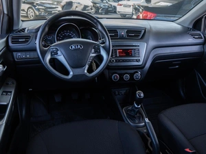 Хетчбэк Kia Rio 2015 года, 915000 рублей, Волгоград