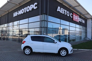 Хэтчбек Renault Sandero 2018 года, 905000 рублей, Мирное