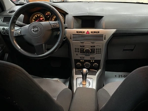 Хетчбэк Opel Astra 2011 года, 597000 рублей, Солонцы