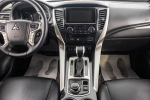 Внедорожник Mitsubishi Pajero Sport 2016 года, 2649000 рублей, Барнаул