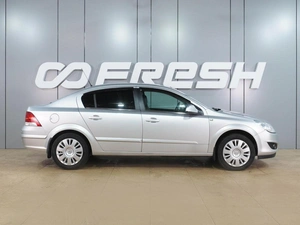 Седан Opel Astra 2011 года, 589000 рублей, Воронеж