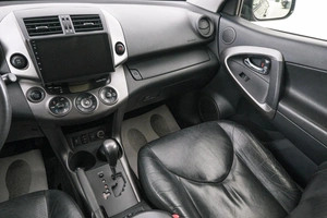 Внедорожник Toyota RAV4 2012 года, 1649000 рублей, Красноярск