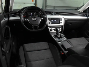 Седан Volkswagen Passat 2017 года, 1598000 рублей, Воронеж