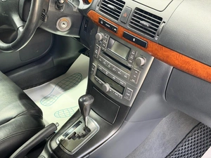 Универсал Toyota Avensis 2006 года, 759000 рублей, Красноярск