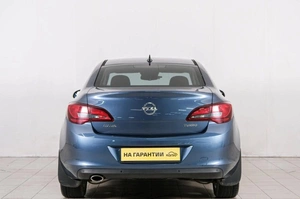 Седан Opel Astra 2014 года, 999000 рублей, Красноярск