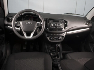 Седан ВАЗ (LADA) Vesta 2018 года, 900000 рублей, Омск