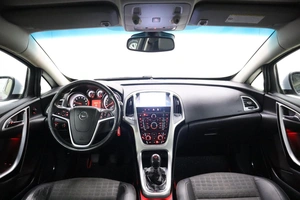 Хэтчбек Opel Astra 2012 года, 880000 рублей, Брянск