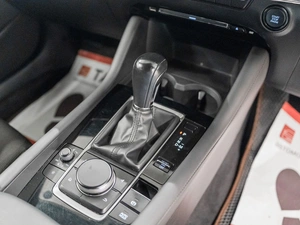 Хетчбэк Mazda 3 2019 года, 1700000 рублей, Красноярск