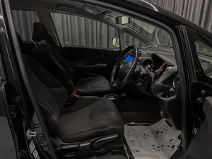 Хетчбэк Honda Fit 2013 года, 845000 рублей, Красноярск