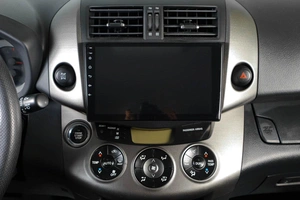 Внедорожник Toyota RAV4 2011 года, 1399000 рублей, Тюмень