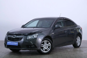 Седан Chevrolet Cruze 2010 года, 639000 рублей, Омск