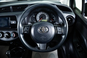 Хетчбэк Toyota Vitz 2017 года, 999000 рублей, Пермь