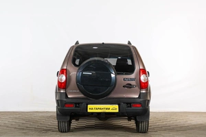 Внедорожник Chevrolet Niva 2017 года, 799000 рублей, Тюмень