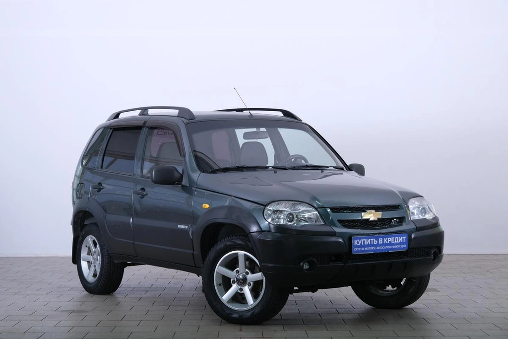 Внедорожник Chevrolet Niva 2018 года, 719000 рублей, Омск