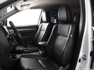 Внедорожник Mitsubishi Outlander 2014 года, 1370000 рублей, Омск