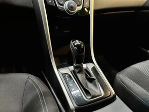 Хетчбэк Hyundai i30 2013 года, 947000 рублей, Красноярск