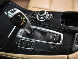 Седан BMW 5 серия 2013 года, 1549000 рублей, Воронеж