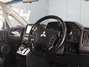 Минивэн Mitsubishi Delica D5 2018 года, 3000000 рублей, Омск