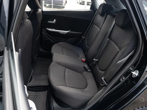 Хетчбэк Kia Rio 2012 года, 1000000 рублей, Краснодар