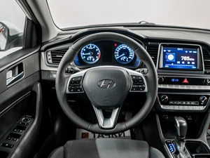 Седан Hyundai Sonata 2018 года, 1800000 рублей, Красноярск