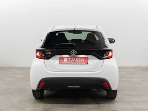 Хетчбэк Toyota Yaris 2021 года, 1270000 рублей, Красноярск