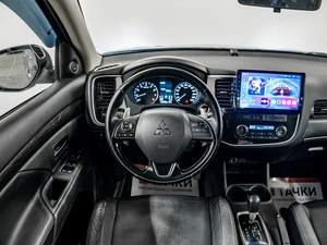 Внедорожник Mitsubishi Outlander 2015 года, 1800000 рублей, Красноярск