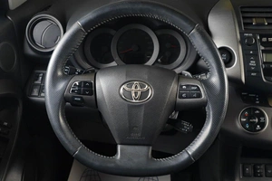 Внедорожник Toyota RAV4 2010 года, 1359000 рублей, Тюмень