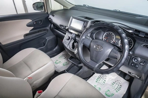 Минивэн Toyota Wish 2012 года, 1179000 рублей, Томск