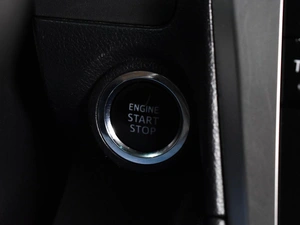 Седан Toyota Camry 2014 года, 1597000 рублей, Воронеж