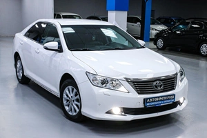 Седан Toyota Camry 2014 года, 1883000 рублей, Солонцы