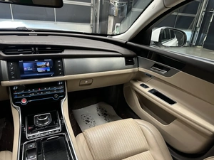Седан Jaguar XF 2017 года, 2600000 рублей, Красноярск