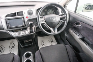 Минивэн Honda Stream 2008 года, 929000 рублей, Красноярск