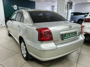 Седан Toyota Avensis 2005 года, 770000 рублей, Ачинск
