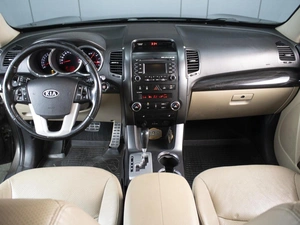 Внедорожник Kia Sorento 2010 года, 1530000 рублей, Омск