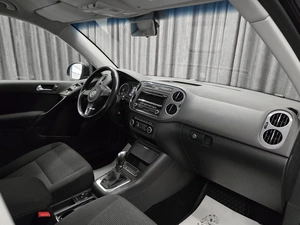 Внедорожник Volkswagen Tiguan 2012 года, 1199000 рублей, Красноярск