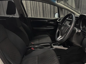 Хетчбэк Honda Fit 2015 года, 990000 рублей, Красноярск