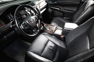 Седан Toyota Camry 2017 года, 2299000 рублей, Сургут