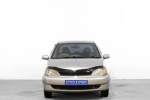Седан Toyota Platz 2000 года, 349000 рублей, Барнаул